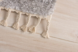 Dywan Versay Szary Kremowy w Kratę z Frędzlami