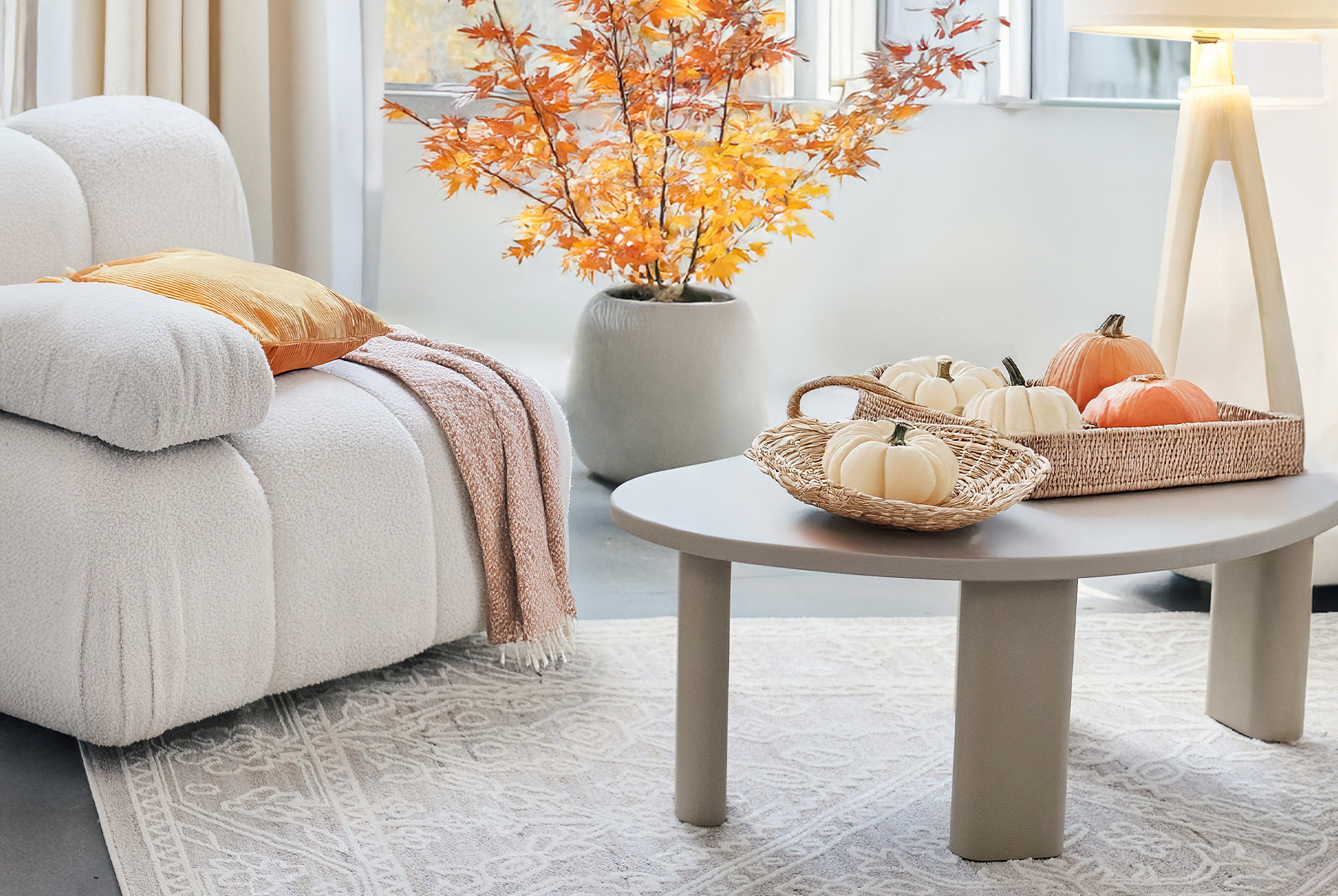 jesienna aranżacja kącika w salonie