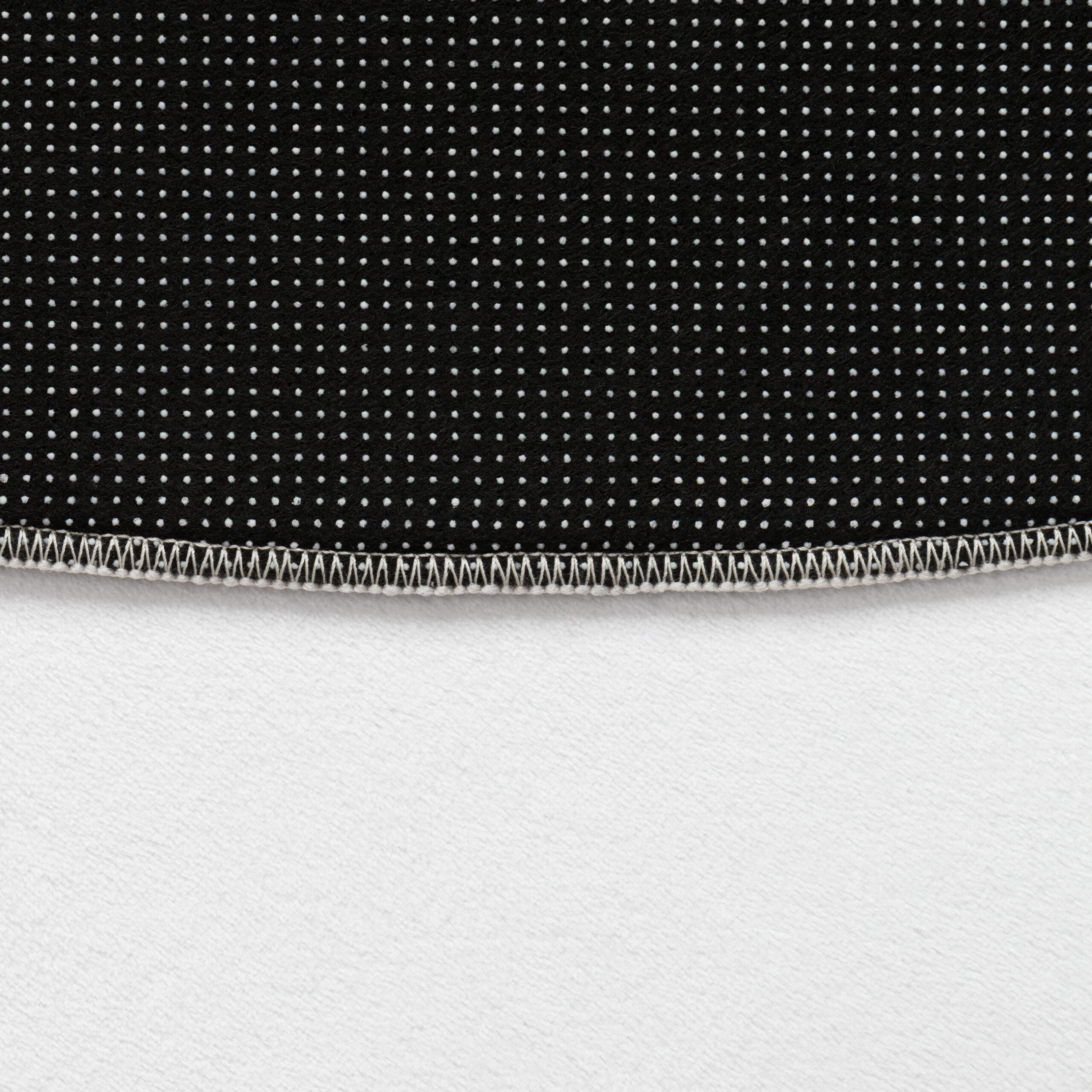 Dywan Wisp o Nieregularnym Kształcie Biały Linie