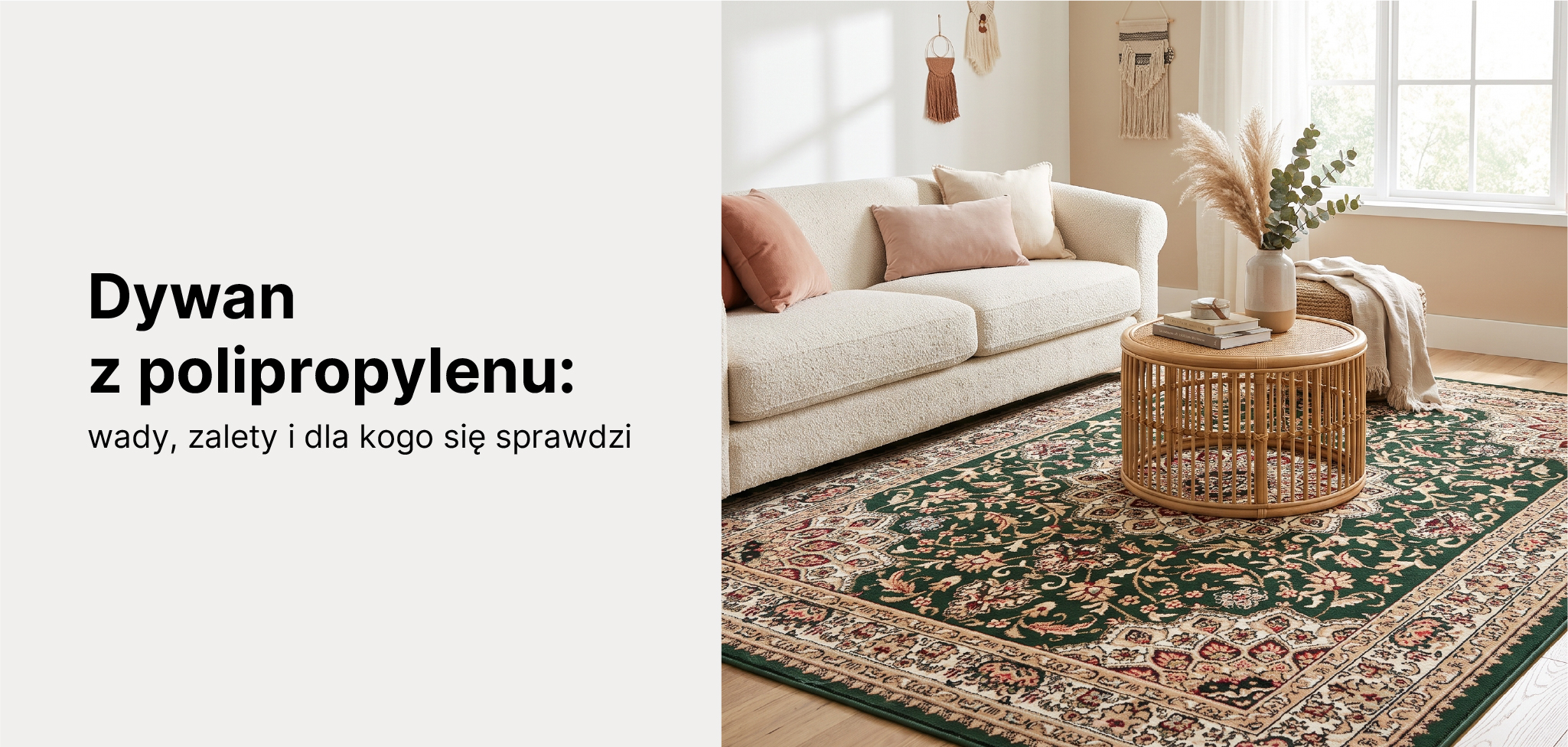 Nowoczesny salon w jasnych barwach z dywanem z krótkim włosiem w geometryczny wzór, na dywanie fragment kanapy i stolik kawowy
